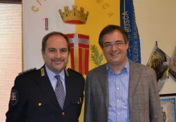 Il comandante Cuniberti con il sindaco Marco Gallo